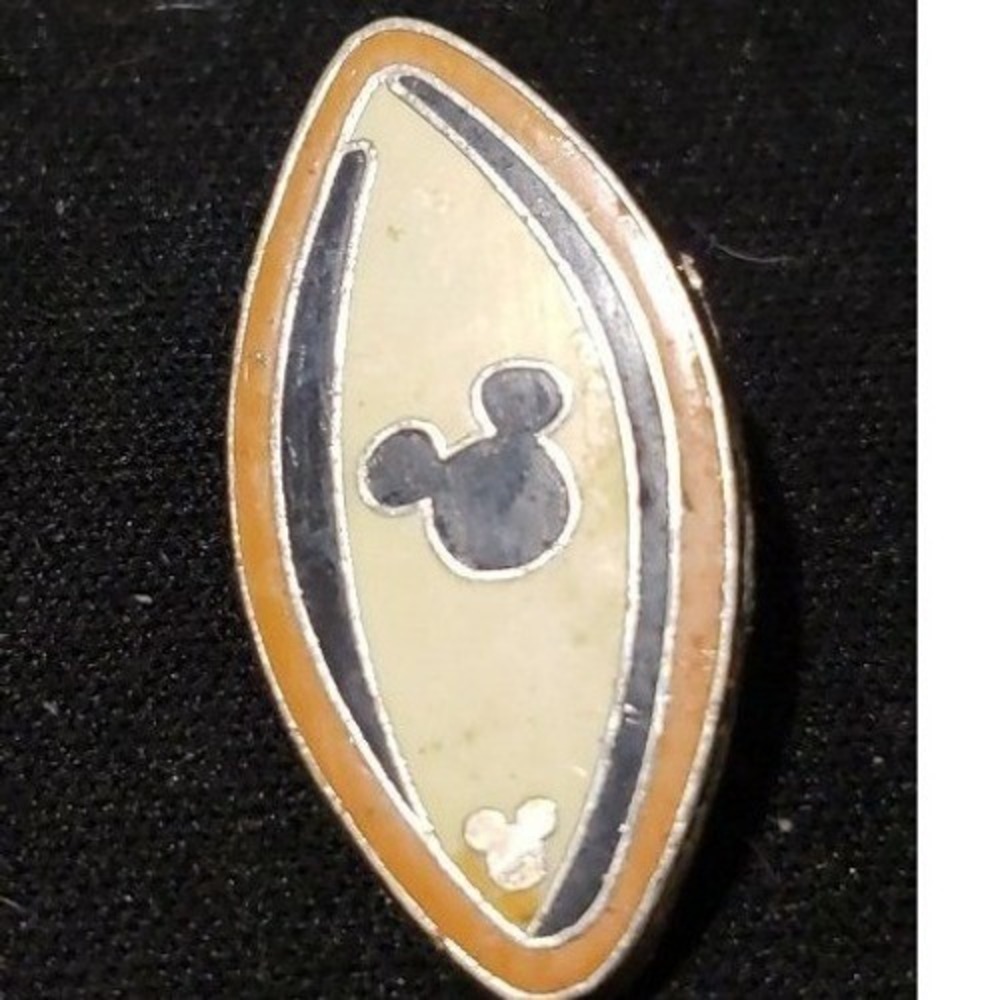 Disney Pin Caribbean Beach Resort Surfboard Surf 75178 WDW 2010 Hidden Mickey